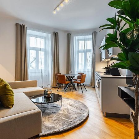 Trendy Apt With - Smart Tv, Coffee Machine In Meidling Bécs Kültér fotó