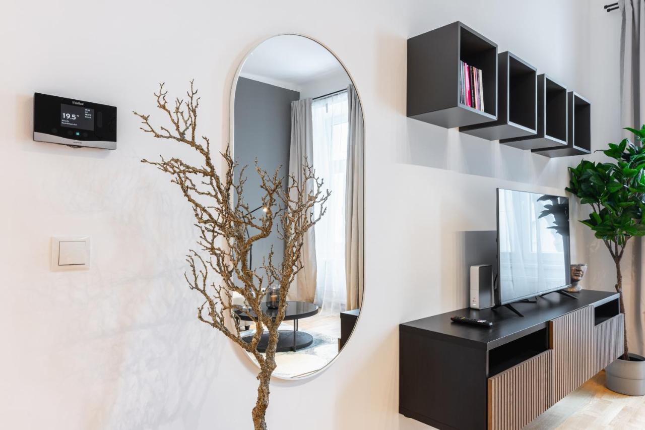 Trendy Apt With - Smart Tv, Coffee Machine In Meidling Bécs Kültér fotó